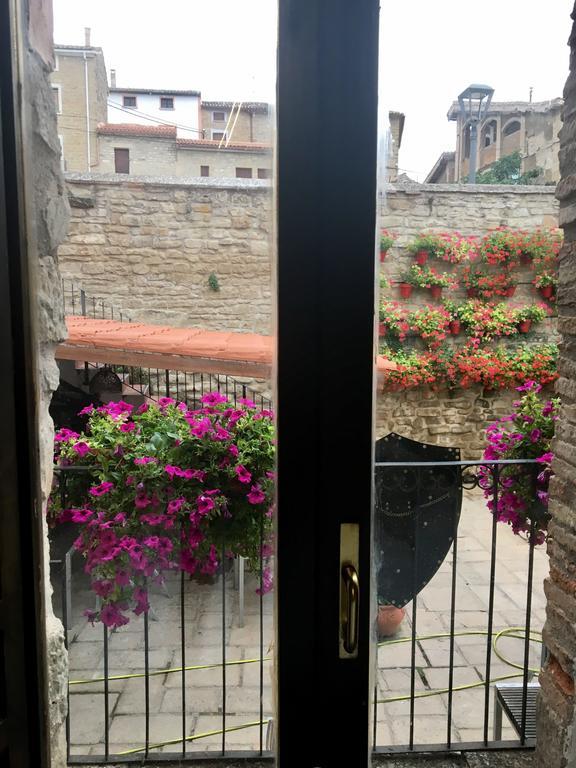 La Pata De Oca Hostal Rural Y Albergue Torres del Rio Eksteriør billede